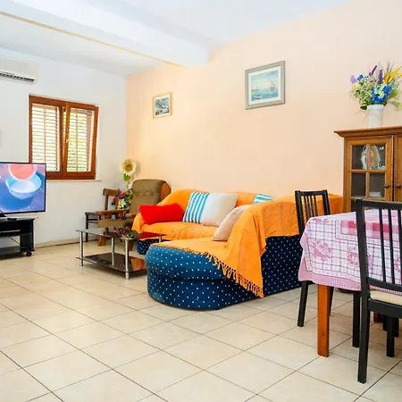 Cozy Kamenita Apartamento *