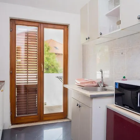 Cozy Kamenita Apartment Split